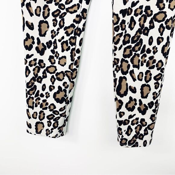 Chico's  So Slimming Leopard Print‎ Stretch Ankle Pants Size .5 - Picture 3 of 15